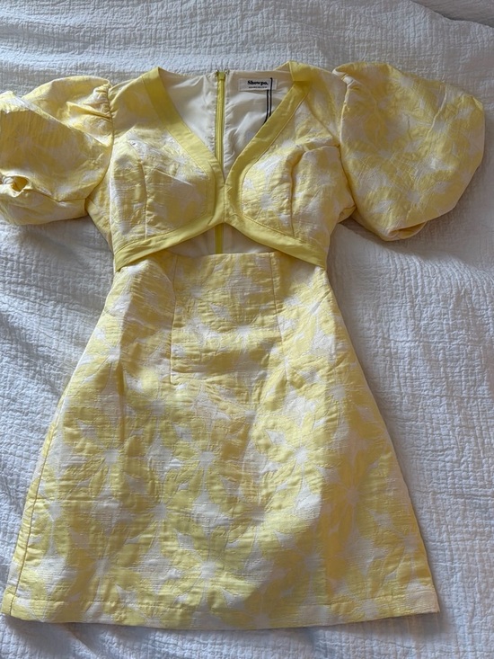 Showpo. Dresses & Skirts - Showpo Yellow and White Floral Mini Dress